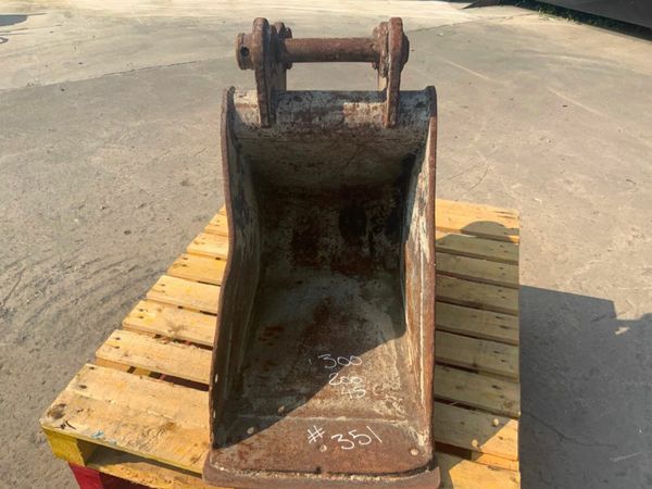 18" DIGGING BUCKET.........45mm PINS.........351. 377237796