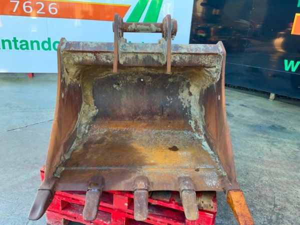 48" GEITH DIGGING BUCKET.....65mm PINS.........115 377237737