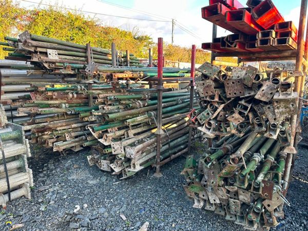 ACRO PROPS...... 187 C 377237840