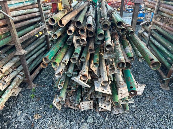 ACRO PROPS...... 187 C 377237846