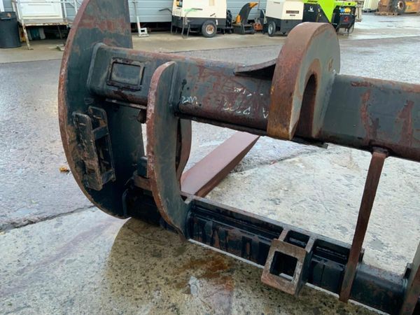 96" CAT LOADER FUSION FORK CARRIAGE....3553 377237858