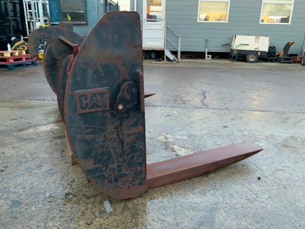 96" CAT LOADER FUSION FORK CARRIAGE....3553 377237864