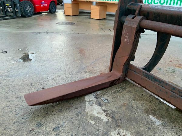 96" CAT LOADER FUSION FORK CARRIAGE....3553 377237869