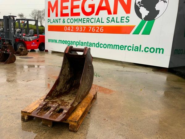 18" VOLVO SCOOP BUCKET.....65mm PINS........1607t. 377237889