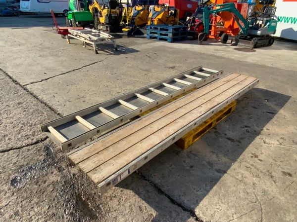 3.0mts x 450mm ALUMINIUM STAGING BOARDS..1229 377237977