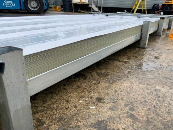 10 ft ..UNUSED CLADDING / ROOF SHEETING.....489. 377238044