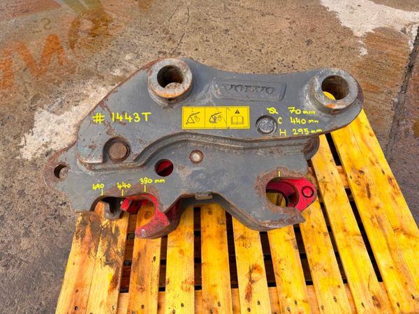 VOLVO QUICK HITCH 70mm + 80mm ....1443T 377238140
