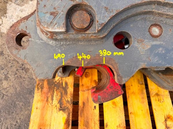 VOLVO QUICK HITCH 70mm + 80mm ....1443T 377238144