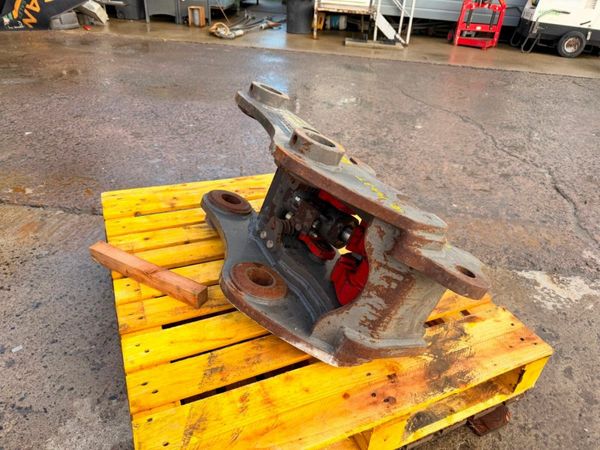 VOLVO QUICK HITCH 70mm + 80mm ....1443T 377238146