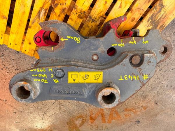 VOLVO QUICK HITCH 70mm + 80mm ....1443T 377238157