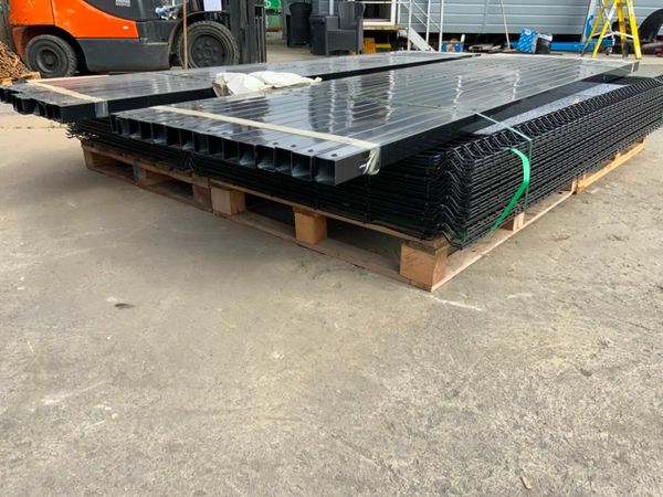 UNUSED V MESH SECURITY FENCING .....223m. 377238119