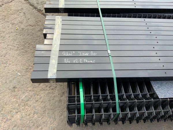 UNUSED V MESH SECURITY FENCING .....223m. 377238127