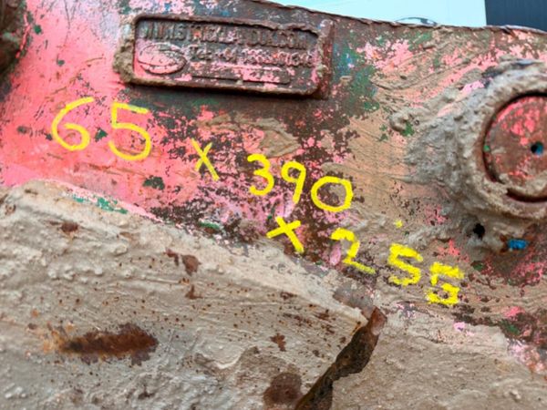 18" DIGGING BUCKET 13 TON .....65MM .....1597T 377238328