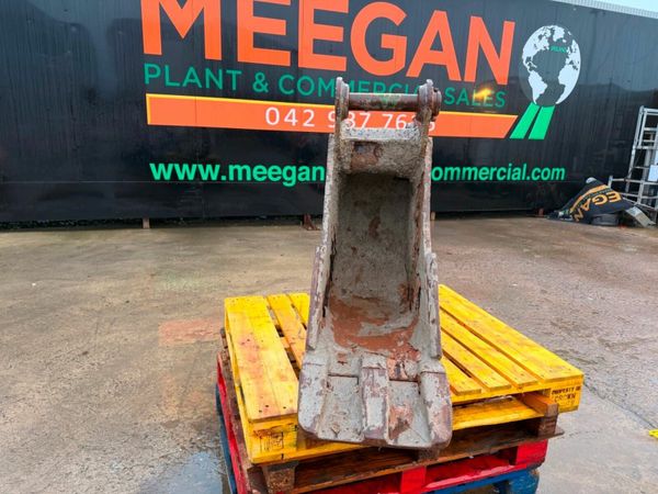 18" DIGGING BUCKET 13 TON .....65MM .....1597T 377238330