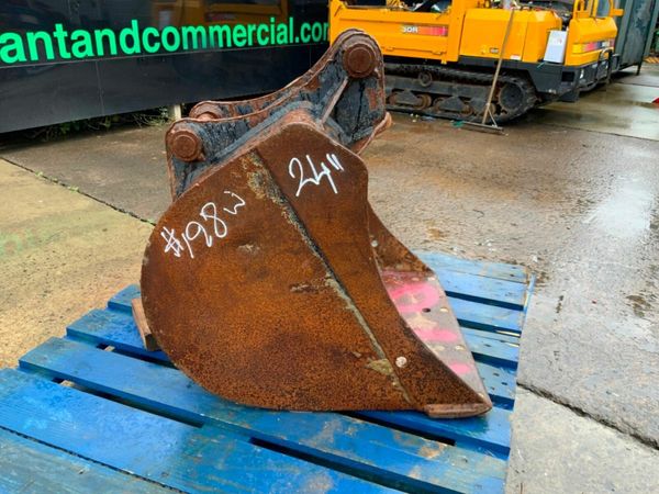 24" JCB DIGGING BUCKET......45mm PINS.......198w. 377238544