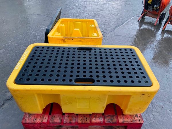 SPILL CONTAINMENT / DRIP TRAY PALLETS......... 377238573