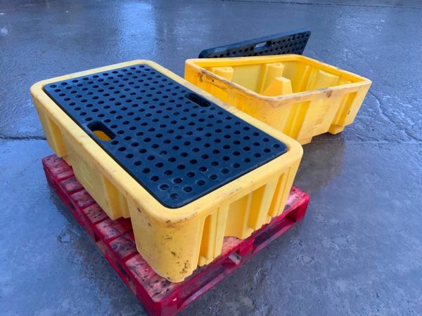 SPILL CONTAINMENT / DRIP TRAY PALLETS......... 377238574