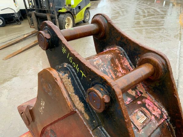 24" STRICKLAND BUCKET.....65mm PINS.......1604t. 377238758