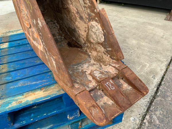 18" STRICKLAND BUCKET......65mm PINS......1199t. 377238853