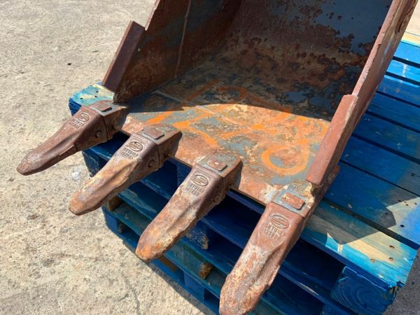 24" STRICKLAND BUCKET........45mm PINS.......1278t 377238946