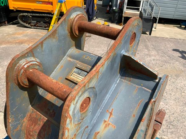 24" STRICKLAND BUCKET........45mm PINS.......1278t 377238939