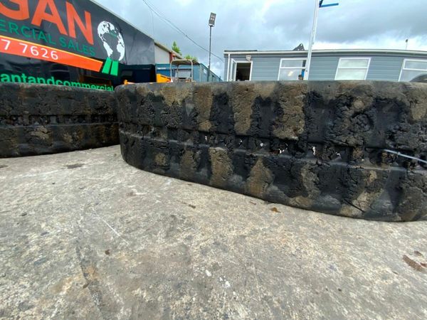 400 x 74 x 73 RUBBER TRACKS..........4823. 377239049