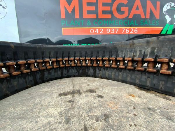 400 x 74 x 73 RUBBER TRACKS..........4823. 377239053