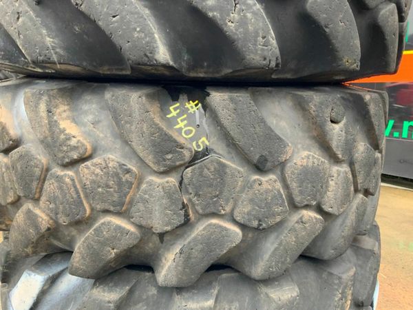 JCB SITE MASTER 15.5 x 25 TELEPORTER TYRES....4405 377239057