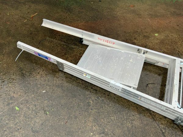 ALUMINIUM ACCESS PLATFORM LADDER.......443 / 2 377239008