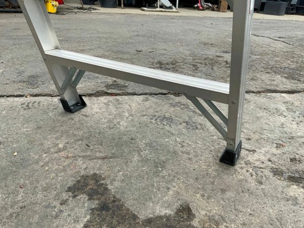 7 STEP ALLOY PLATFORM ACCESS LADDER....443. 377239140