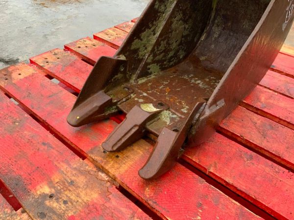 12" MINI DIIGER BUCKET.......35mm PINS.......1361. 377239144