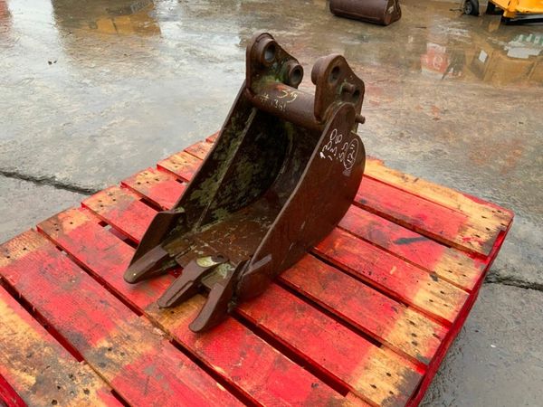 12" MINI DIIGER BUCKET.......35mm PINS.......1361. 377239145