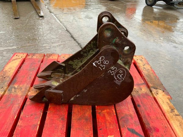 12" MINI DIIGER BUCKET.......35mm PINS.......1361. 377239146