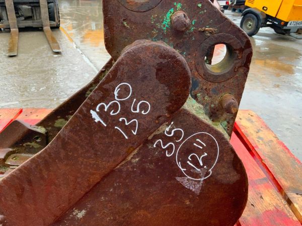 12" MINI DIIGER BUCKET.......35mm PINS.......1361. 377239147