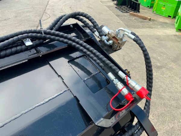 SKIDSTEER SELF LOADING MIXING BUCKET... 178w. 377239159