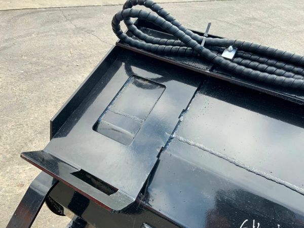 SKIDSTEER SELF LOADING MIXING BUCKET... 178w. 377239160