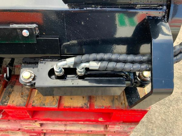 SKIDSTEER SELF LOADING MIXING BUCKET... 178w. 377239162