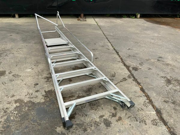 7 STEP ALLOY PLATFORM ACCESS LADDER....443. 377239131