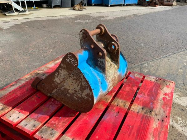 18" MINI DIGGING BUCKET....30mm PINS....30310 377239258