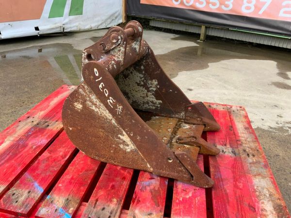 18" MINI DIGGING BUCKET....30mm PINS....30310 377239259