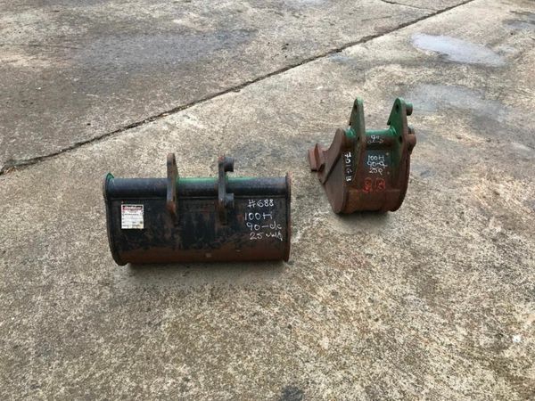 .18"  MINI DIGGER BUCKETS.........25mm PINS ..688 377239269