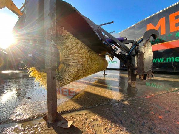 10ft ROAD SWEEPER.... VOLVO LOADING  SHOVEL.. 377239289