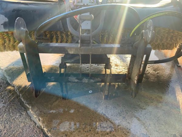 10ft ROAD SWEEPER.... VOLVO LOADING  SHOVEL.. 377239290