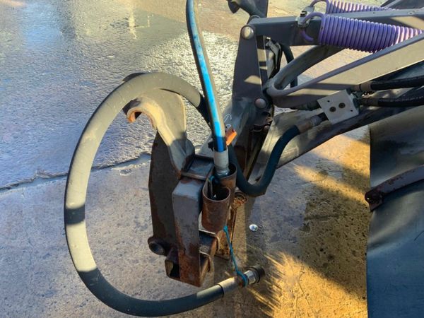 10ft ROAD SWEEPER.... VOLVO LOADING  SHOVEL.. 377239296