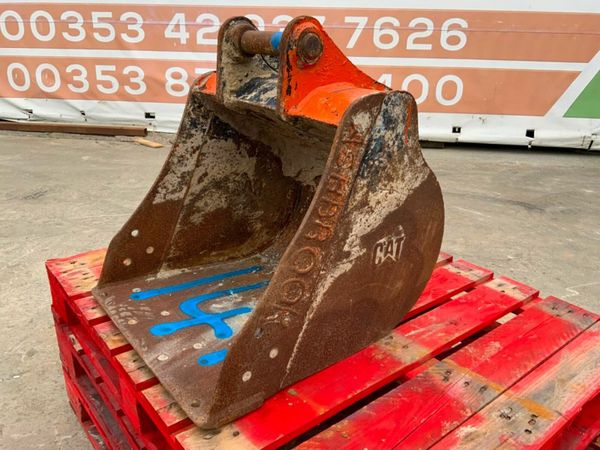 24" CAT DIGGING BUCKET.......45mm PINS........141w 377239212