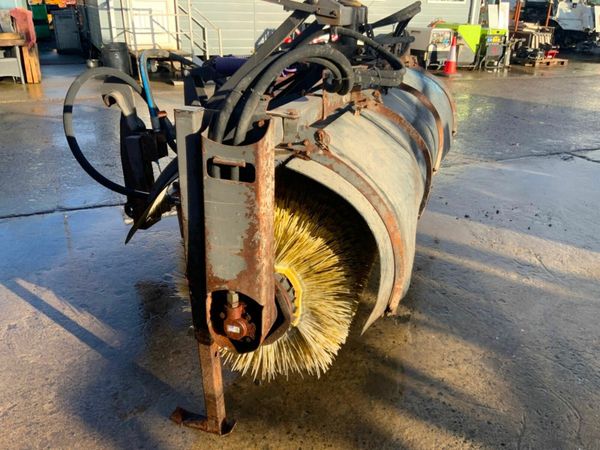 10ft ROAD SWEEPER.... VOLVO LOADING  SHOVEL.. 377239305