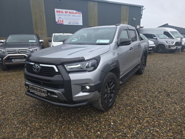 Toyota Hilux 2.8 Invincible 377384573