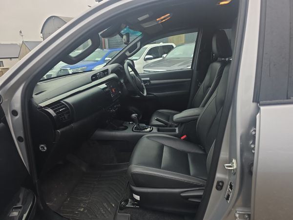 Toyota Hilux 2.8 Invincible 377384668