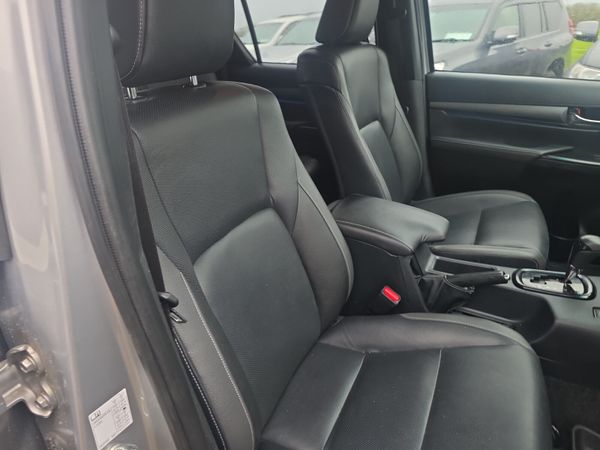 Toyota Hilux 2.8 Invincible 377384673