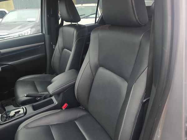 Toyota Hilux 2.8 Invincible 377384674